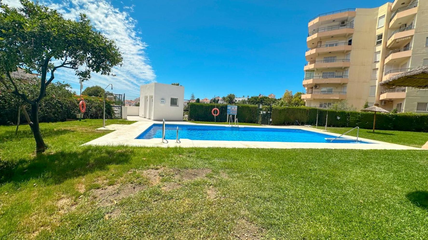 Hawaii 1St Floor Burriana, Nerja Exterior foto