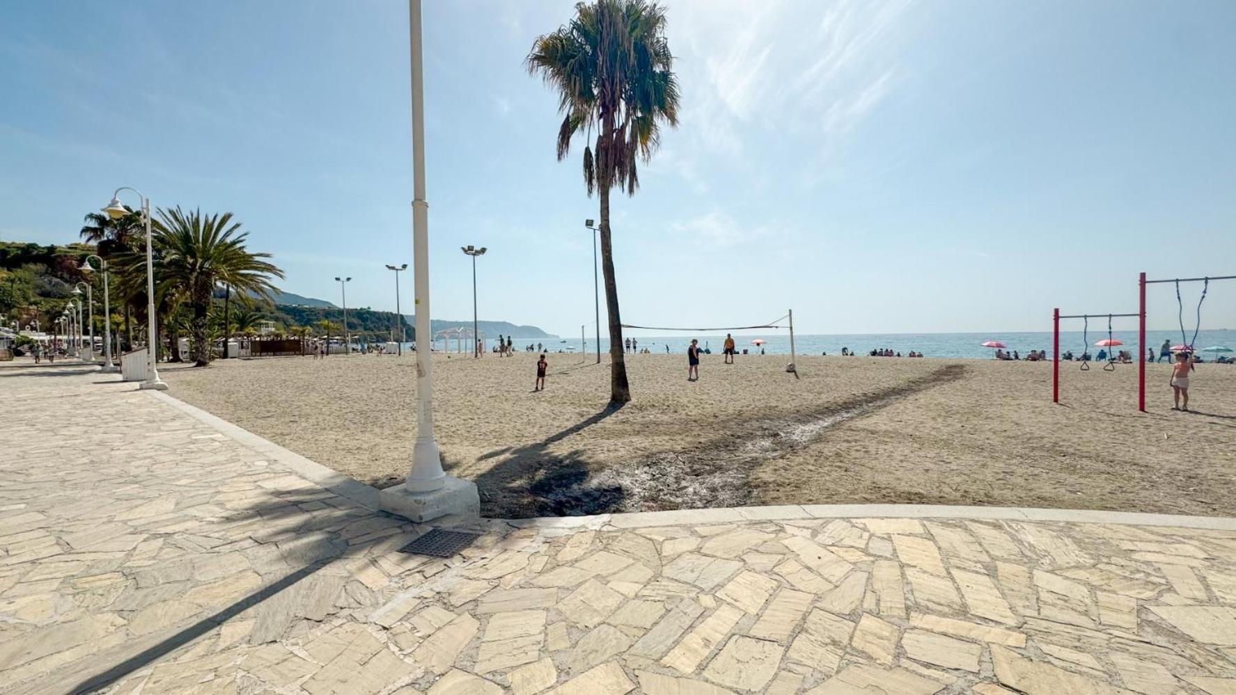 Hawaii 1St Floor Burriana, Nerja Exterior foto