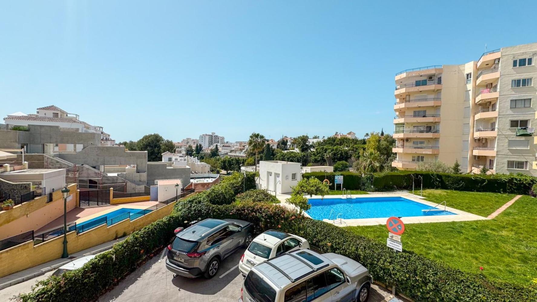 Hawaii 1St Floor Burriana, Nerja Exterior foto