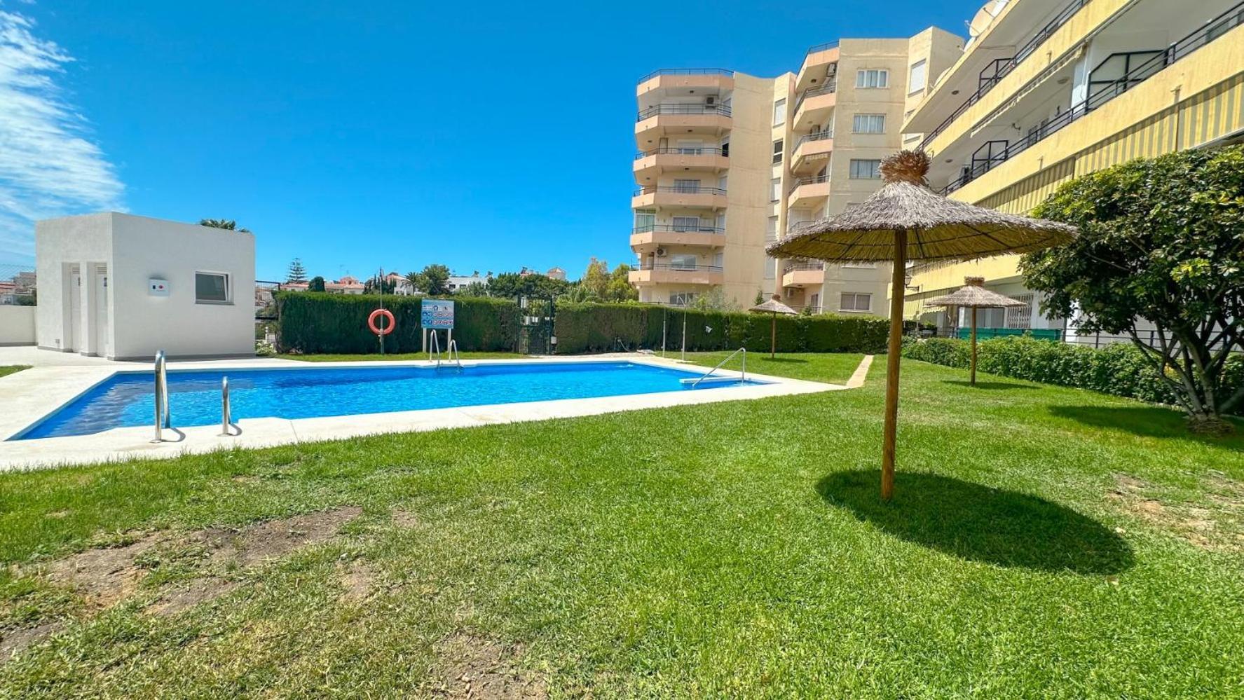 Hawaii 1St Floor Burriana, Nerja Exterior foto