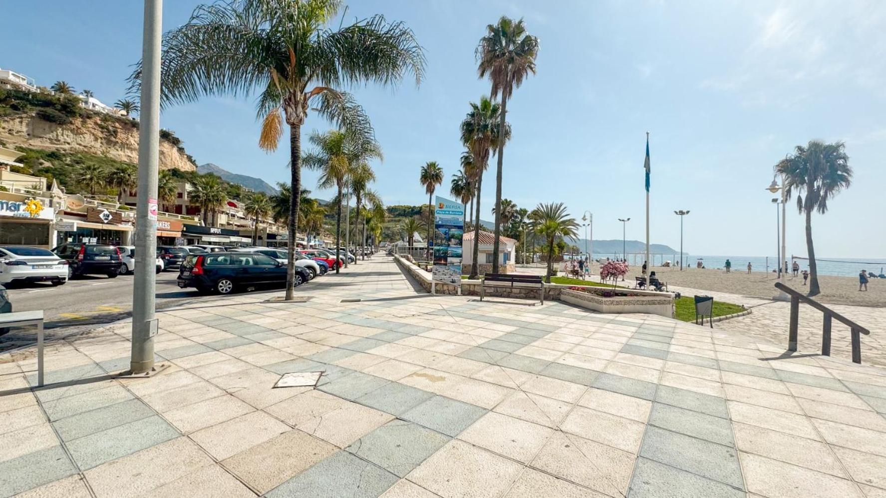 Hawaii 1St Floor Burriana, Nerja Exterior foto